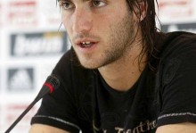 伊瓜因是马拉多纳女婿吗?，伊瓜因和马拉多纳什么关系？