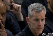 勇士队主帅谈格林在对阵芝加哥公牛队的比赛中，最后时刻的犯规