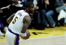 出场时间还在不断提升，湖人后场大将的身体状况令人非常担心？