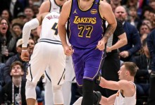 我滴妈！东契奇0.5秒加时绝杀掘金！湖人全员疯了！