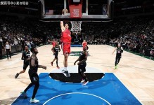 疑似遇到了不小的伤病，快船内线新秀可能会面临长期缺阵的情况？