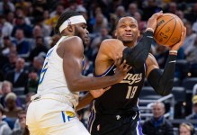 208次三双历史第一！威少23+11+12国王大胜公牛 吉迪15+12+10