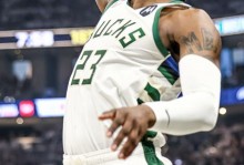 全美热搜第一！里夫斯2罚1中+反弹绝平：轰32+7+6救赎两致命失误