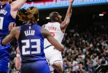 对飙战！快船领先16分被反扑：伦纳德爆砍28分，爱德华兹23分