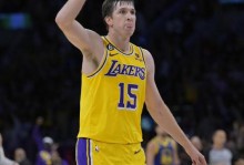 曝湖人计划在今年夏天 为里夫斯提供一份5年2.4亿美元的合同