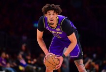 打强队还是显得效果一般，湖人替补中锋到了季后赛能否有所发挥？