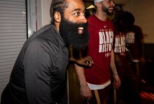 哈登20+6+10末节13分！骑士15分逆转双杀鹈鹕 米切尔27分