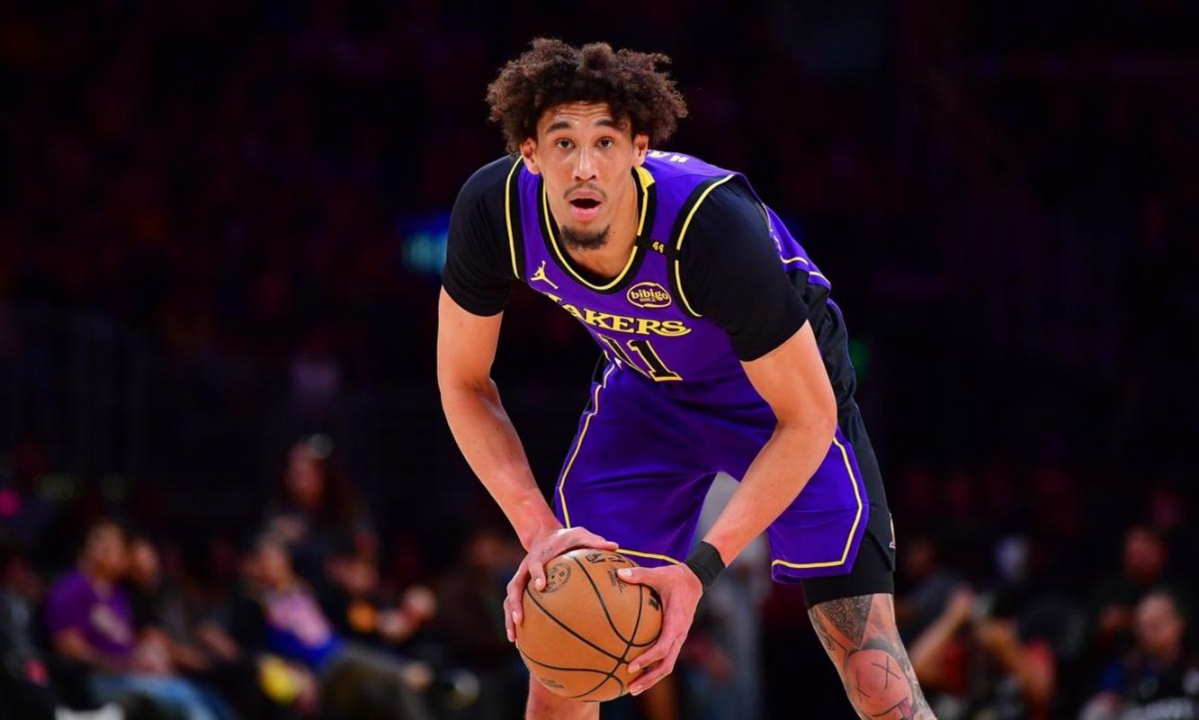 打强队还是显得效果一般，湖人替补中锋到了季后赛能否有所发挥？