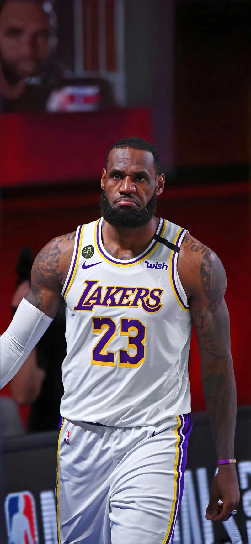 尴尬，温德霍斯特认为，勒布朗·詹姆斯的缺席让湖人队“更强”