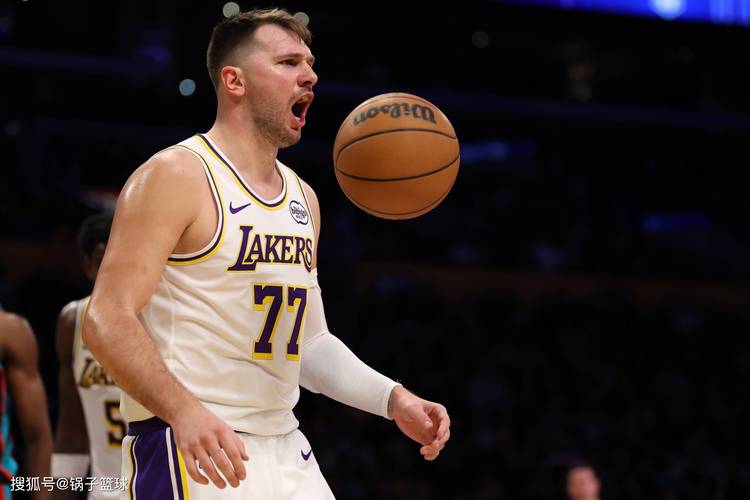 西部排名大变脸！2队抢第1，火箭掉第4，湖人升第5，快船直冲前8