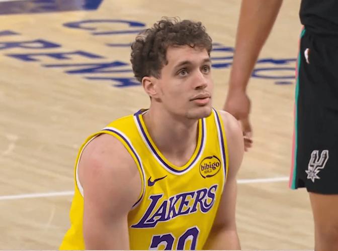 NBA实力榜更新！雷霆压活塞，湖人进前十，文班还在持续进化？