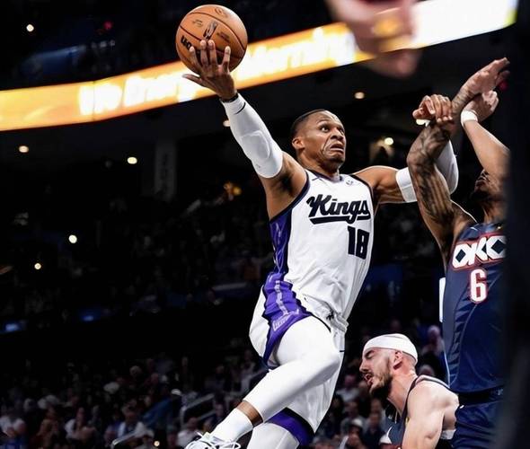 里程碑！威少狂揽9000篮板创后卫神迹，砍三双助国王击败公牛