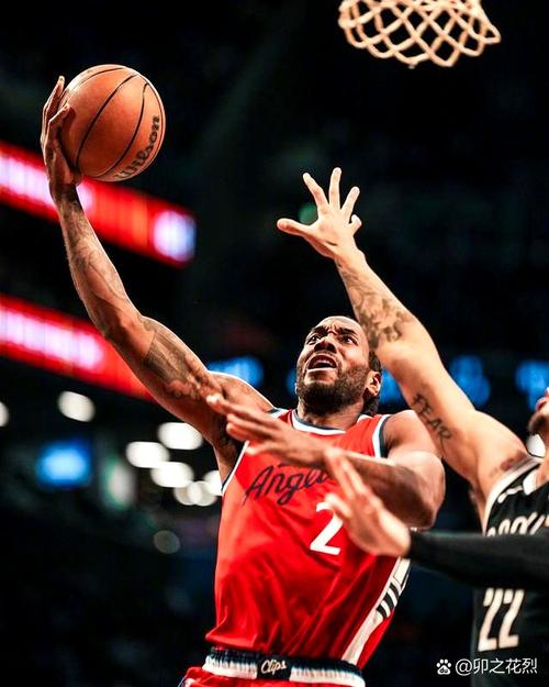 火力全开！快船9分领先东部第三：伦纳德轰21+5，唐斯苦苦支撑