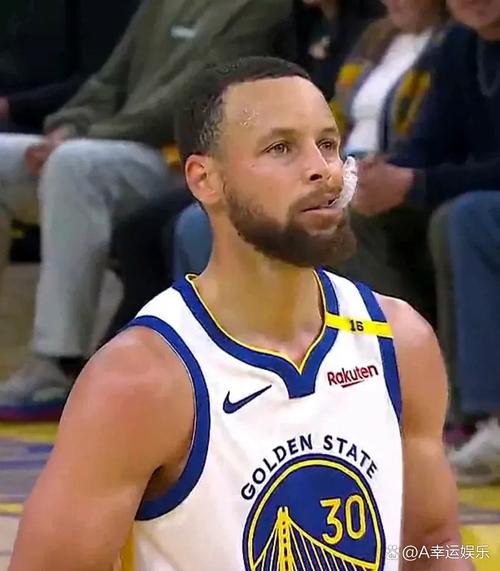 勇士8人上双惜败爵士无缘横扫 小库里复出13分梅尔顿22+7