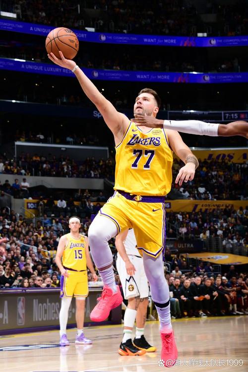 东里狂轰62+18+19，湖人3连胜升第四！这点变化比7战6胜更有价值