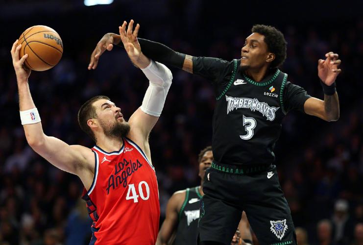 快船大胜森林狼：小卡45+5+5+6三分迎里程碑 华子36分