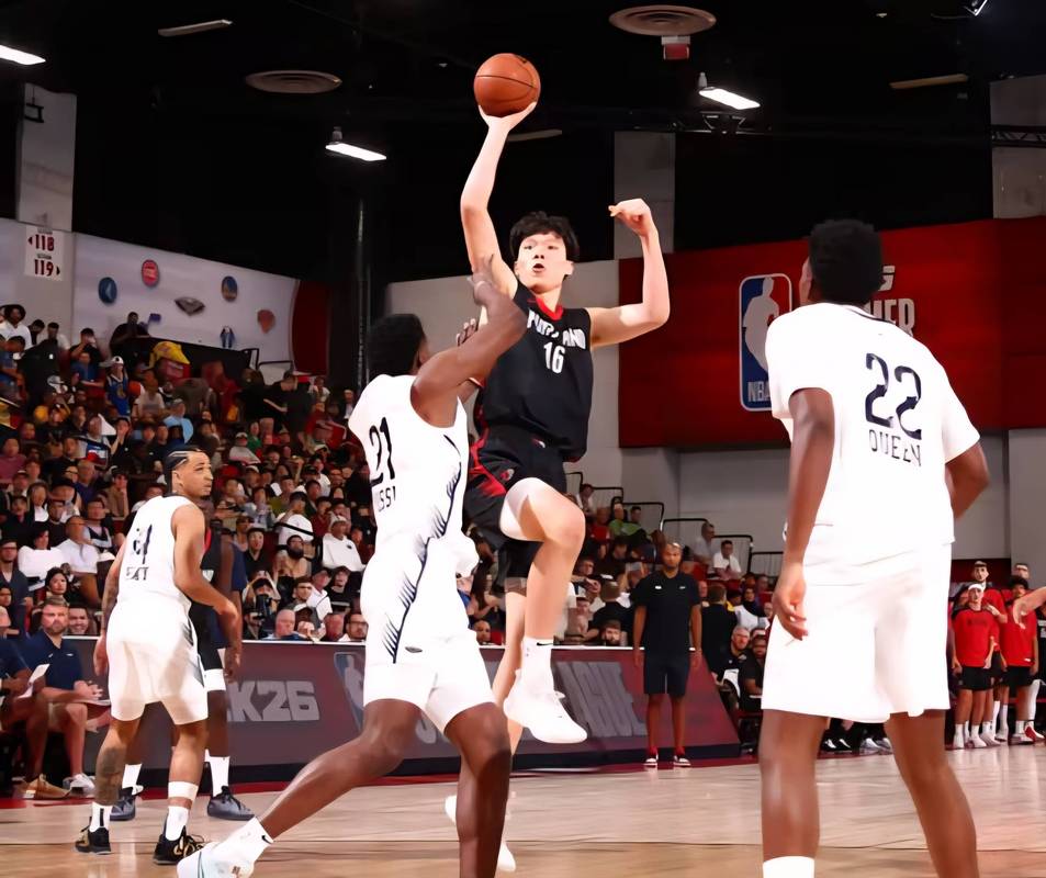 生涯之夜!杨瀚森16中14爆砍新高31分,最后4分钟队友太独混音输球