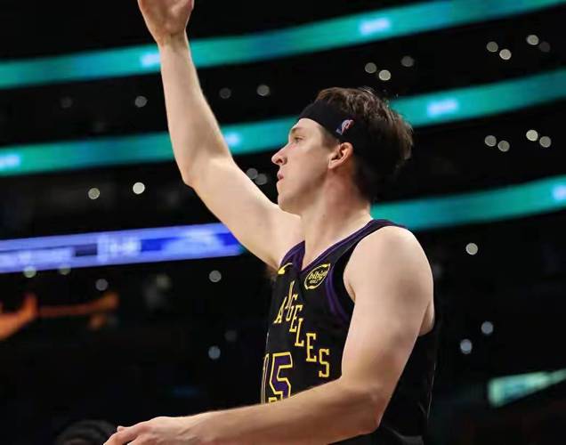 轰62+18+19！双子星杀疯了，湖人终于清醒，老詹也只剩下一个结局