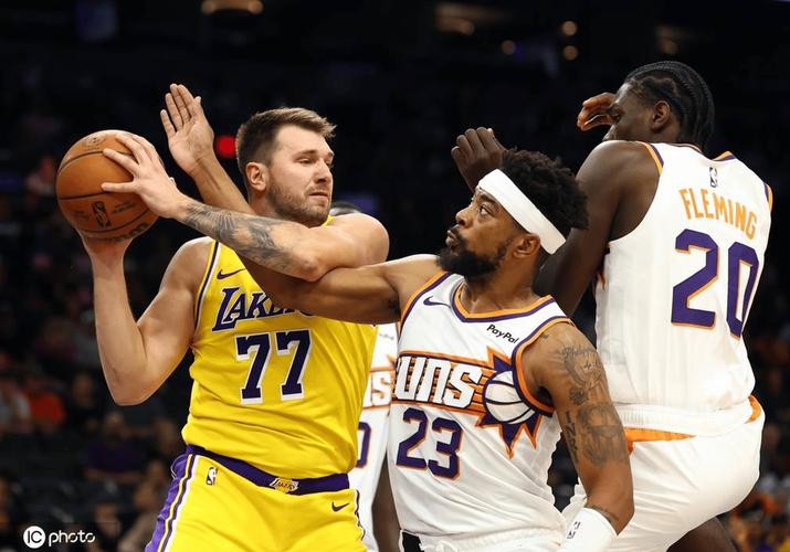 东契奇绝杀！湖人5连胜，约基奇空砍24+16+14！里夫斯32分救主