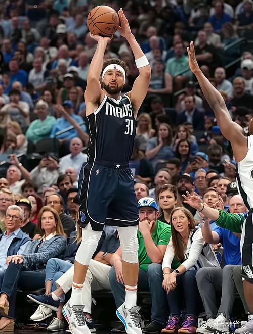 面对骑士展现出了超强的投射能力，强力投手能在独行侠站稳脚跟吗