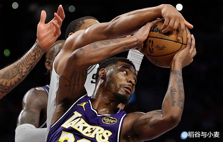 手感平平又如何！湖人后场大将通过造犯规罚球又拿到了不少分数？