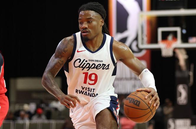 防守能力肉眼可见！但快船替补锋线新秀的出场时间依然很不稳定？