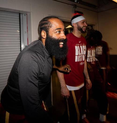 哈登20+6+10末节13分！骑士15分逆转双杀鹈鹕 米切尔27分