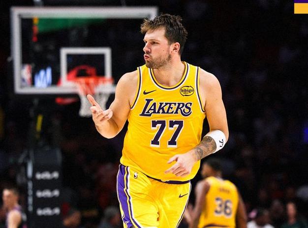 湖人豪取9连胜！肯纳德三分绝杀，老詹创造历史，东契奇自动禁赛