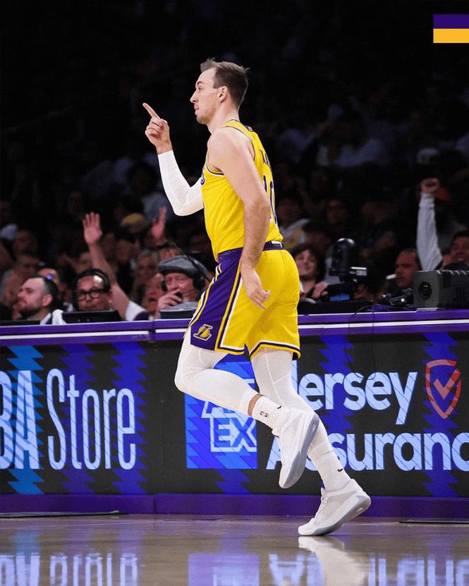 王炸!肯纳德最后0.6秒3分绝杀魔术,湖人三巨头众星拱月膜拜神射手