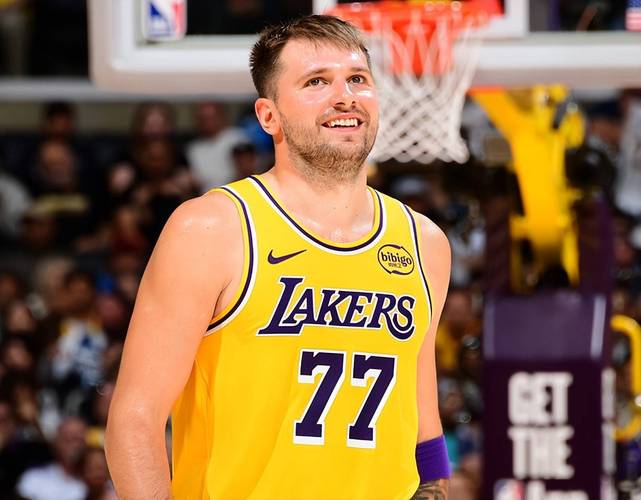 场均40分8板7助，21世纪独一无二纪录，被东契奇达成，1.6亿真值