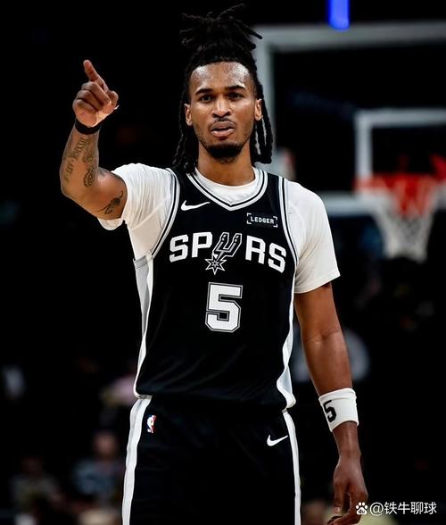 超越伦纳德！马刺队魂，凯尔登本赛季什么水平？