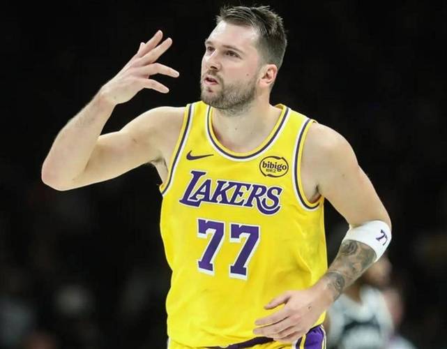 轰60+7+5！没詹姆斯很难赢，东契奇赛后明牌，湖人夺冠定律也来了