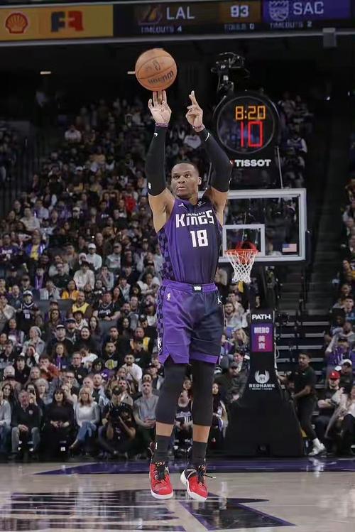 威少缺赛影响大！国王90-134黄蜂，卡特砍18+3+3，普劳登22+2+1