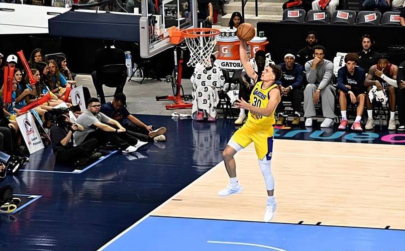 单场送出6次抢断，湖人侧翼新秀有潜力成长为一名顶级防守大闸？