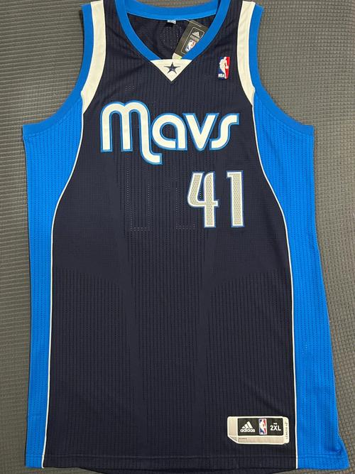 小牛队会退役诺维斯基球衣吗，小牛退役诺维茨基球衣