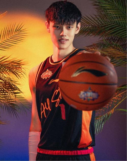 曾凡博几岁开始打球，曾凡博在哪打球