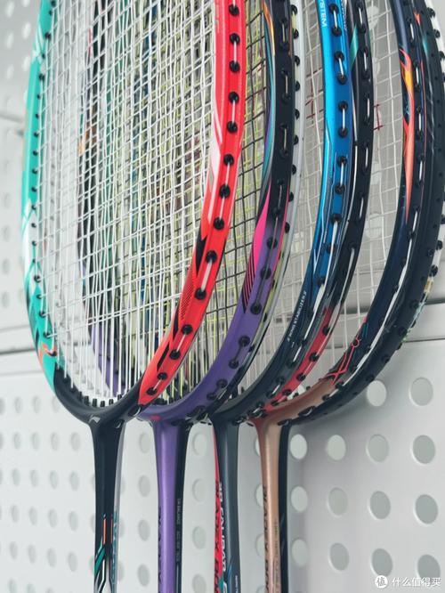 羽毛球拍4u和5u的区别，8u羽毛球拍适合什么人？