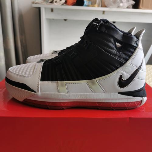 詹姆斯三个支线鞋各叫什么，詹姆斯所有支线球鞋？