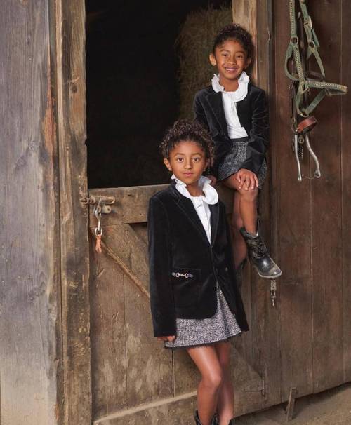 科比家里还有几个人，科比家里几口人？