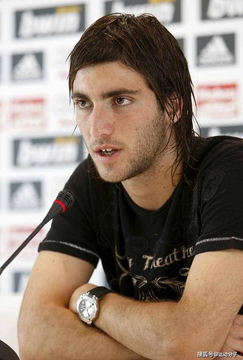 伊瓜因是马拉多纳女婿吗?，伊瓜因和马拉多纳什么关系？